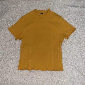 • Frilly ribbed t shirt •